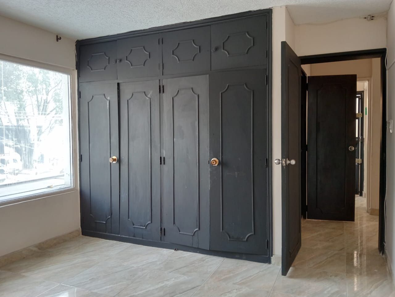 Oficina en arriendo Antioquia Medellín Estadio 200 m2 Habitaciones 0 Baños 6 Garajes 1 Precio $6200000