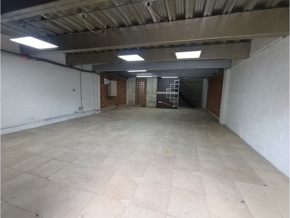 Bodega en arriendo Antioquia Medellín Colombia 160 m2 Habitaciones 0 Baños 0 Garajes 2 Precio $10500000