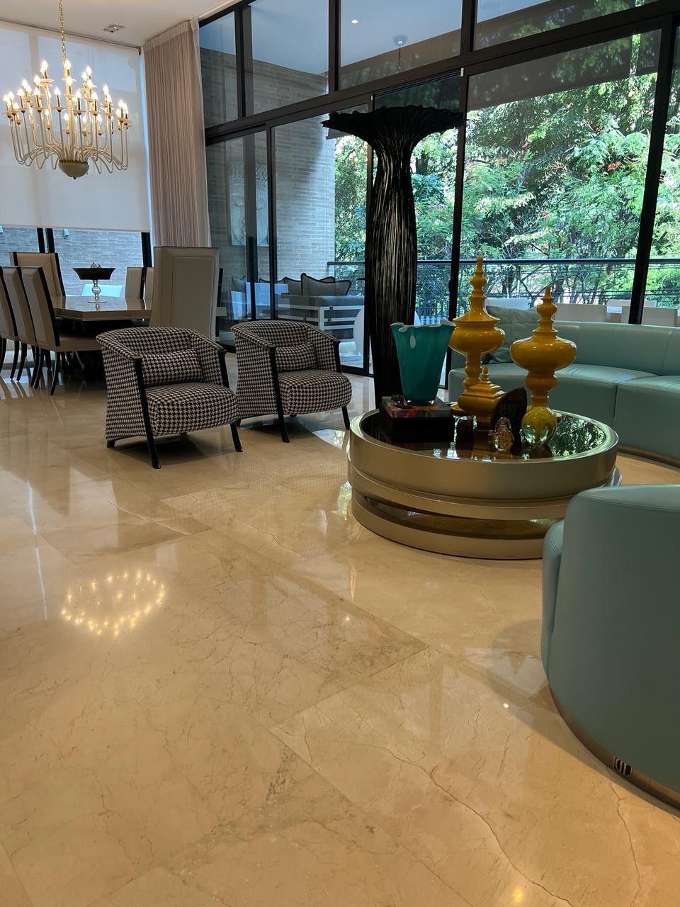 Apartamento en arriendo Valle Del Cauca Cali Santa Rita 380 m2 Habitaciones 4 Baños 6 Garajes 4 Precio $12000000