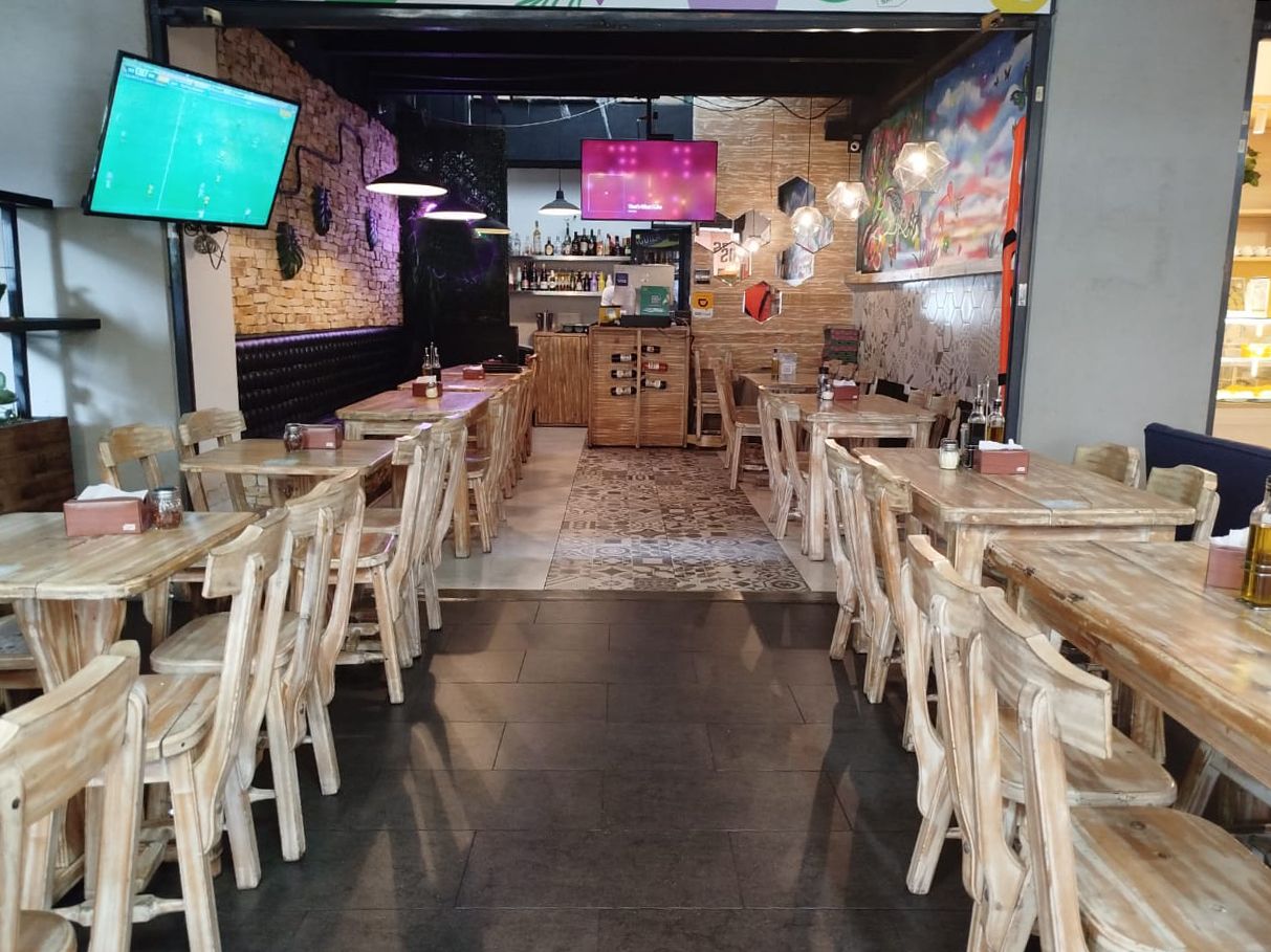 Local en arriendo Antioquia Medellín Altos Del Poblado 30 m2 Habitaciones 0 Baños 10 Garajes 2 Precio $5850000