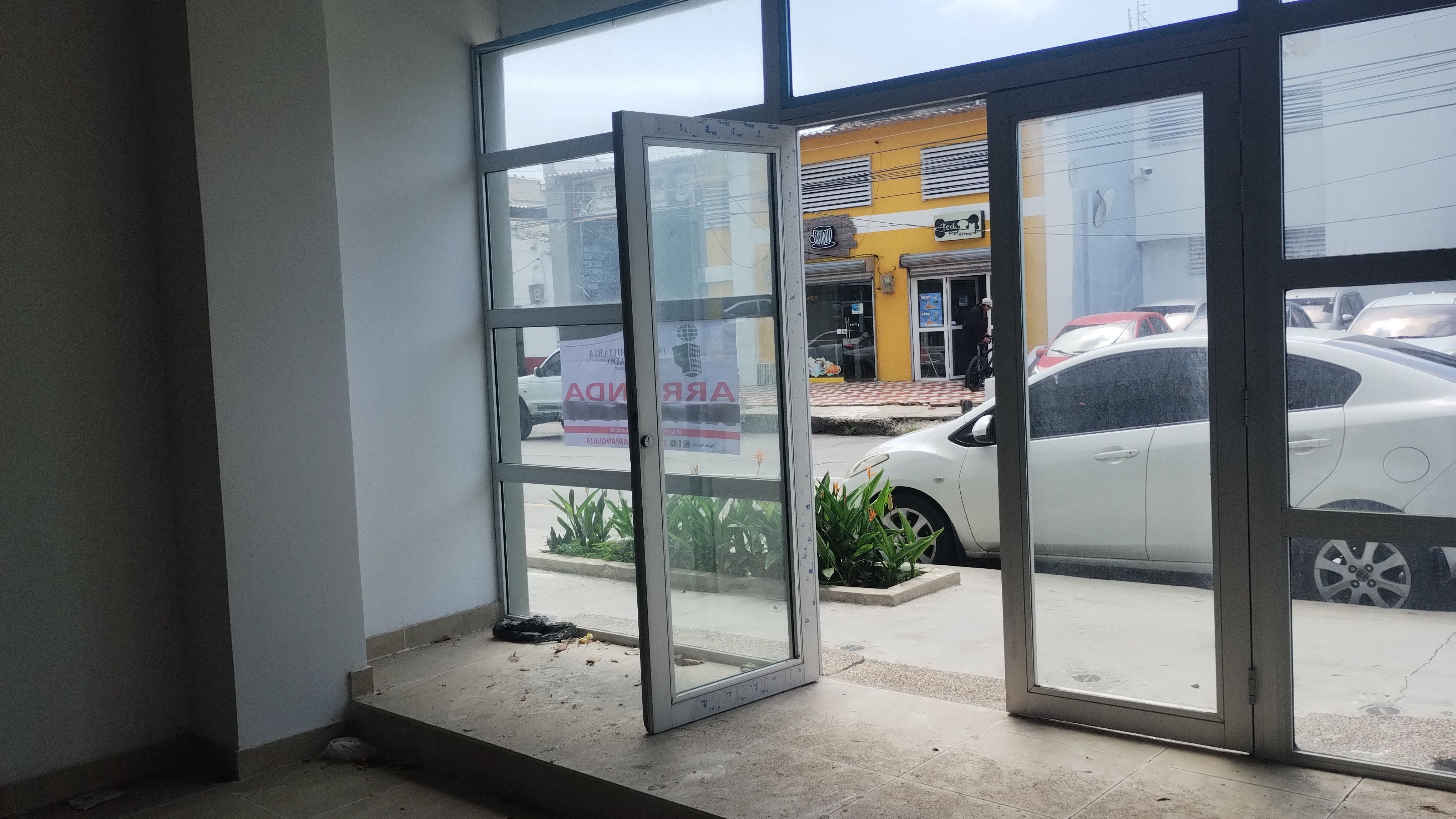 Local en arriendo o venta Atlántico Barranquilla Chiquinquira 123 m2 Habitaciones 0 Baños 0 Garajes 2 Precio venta $360000000 Precio arriendo $3500000