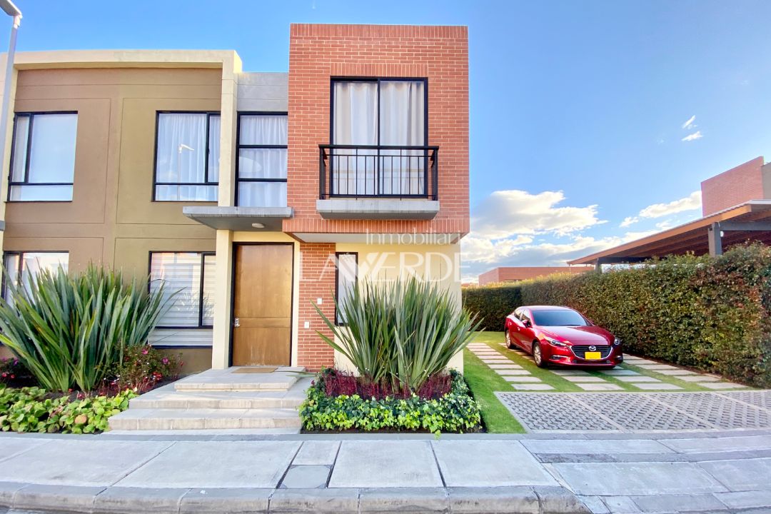 Casa en venta Cundinamarca Cajicá Cr Chunugua 350 m2 Habitaciones 3 Baños 3 Garajes 5 Precio $930000000