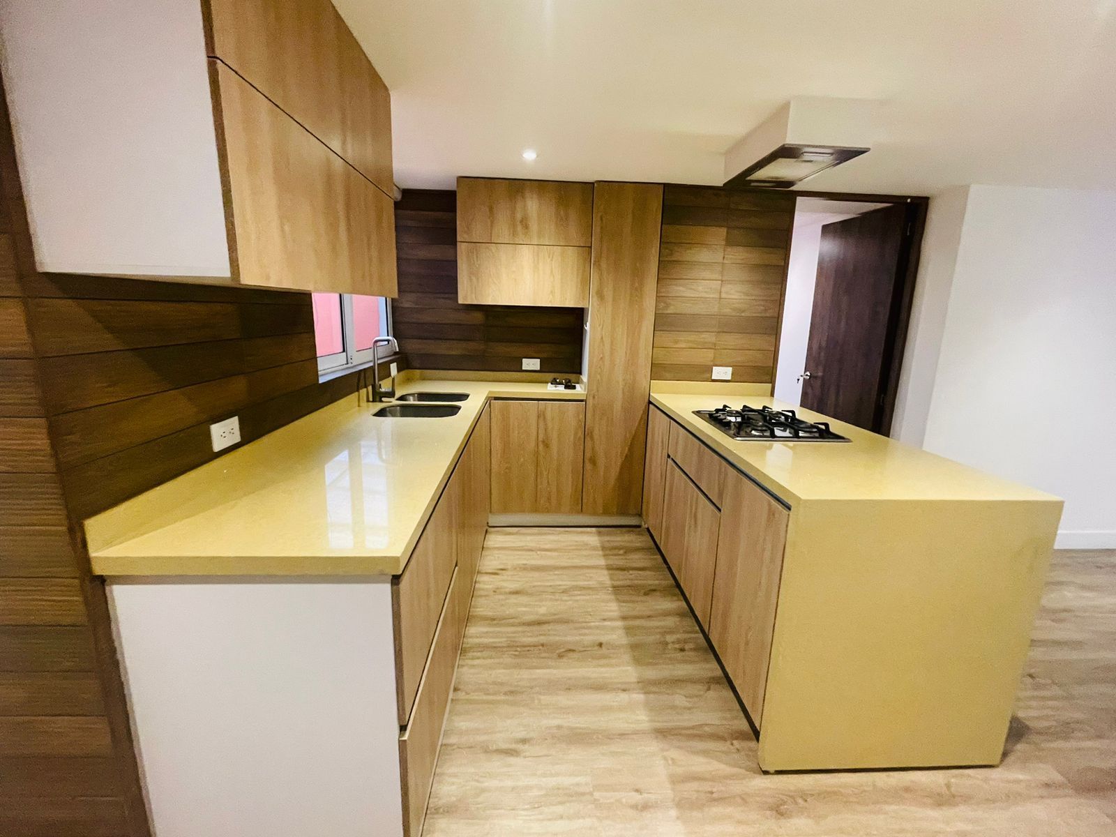 Apartamento en venta Cundinamarca Bogotá Santa Barbara Central 156 m2 Habitaciones 2 Baños 2 Garajes 1 Precio $690000000