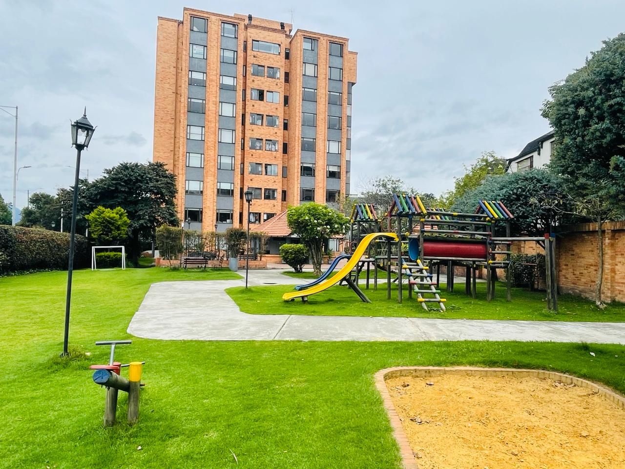 Apartamento en venta Cundinamarca Bogotá Niza Suba 94 m2 Habitaciones 3 Baños 2 Garajes 2 Precio $520000000