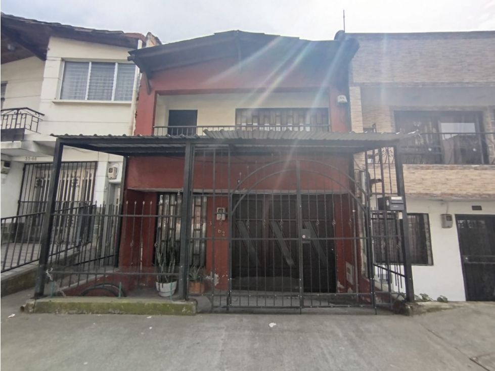 Casa en venta Antioquia Medellín La Candelaria 216 m2 Habitaciones 9 Baños 13 Garajes 1 Precio $700000000