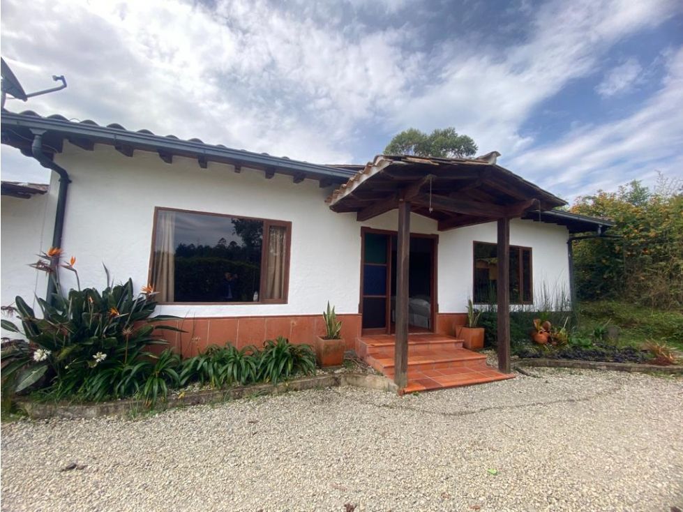 Finca en venta Antioquia La Ceja Centro 370 m2 Habitaciones 8 Baños 4 Garajes 3 Precio $1500000000
