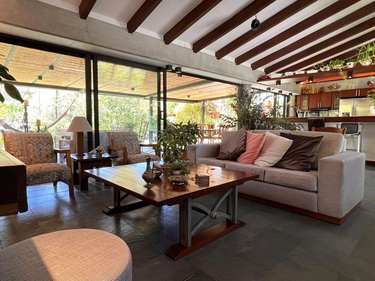 Casa en arriendo o venta Antioquia El Carmen De Viboral El Carmen De Viboral 268 m2 Habitaciones 2 Baños 2 Garajes 3 Precio venta $1950000000 Precio arriendo $10000000
