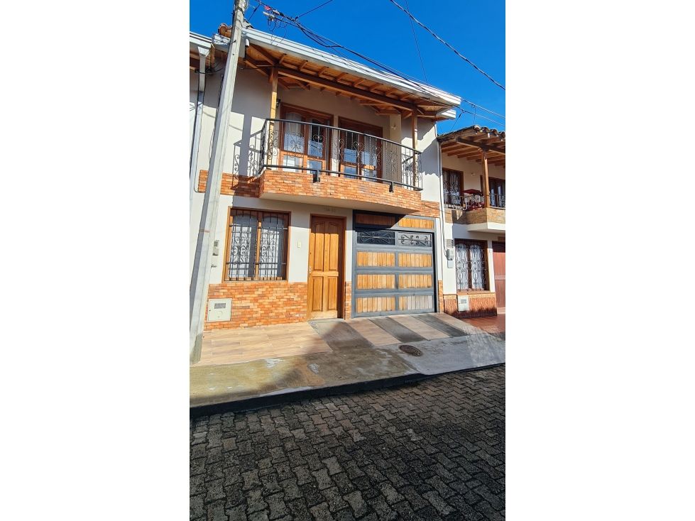 Casa en venta Antioquia La Ceja Hipódromo 159 m2 Habitaciones 4 Baños 4 Garajes 1 Precio $600000000