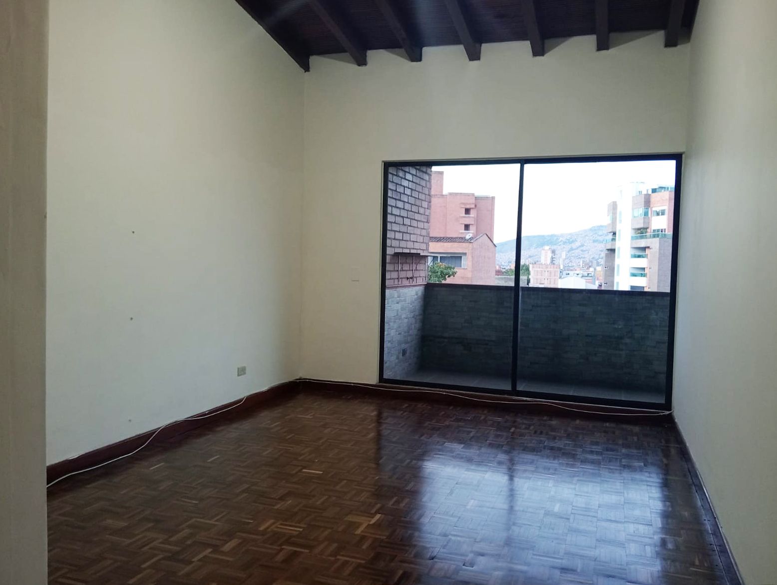 Apartamento en arriendo Antioquia Medellín Laureles 141 m2 Habitaciones 3 Baños 2 Garajes 2 Precio $3600000