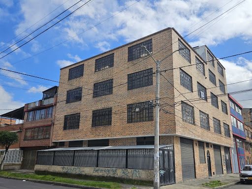 Edificio en venta Cundinamarca Bogotá Carvajal 1251 m2 Habitaciones 2 Baños 10 Garajes 4 Precio $3200000000