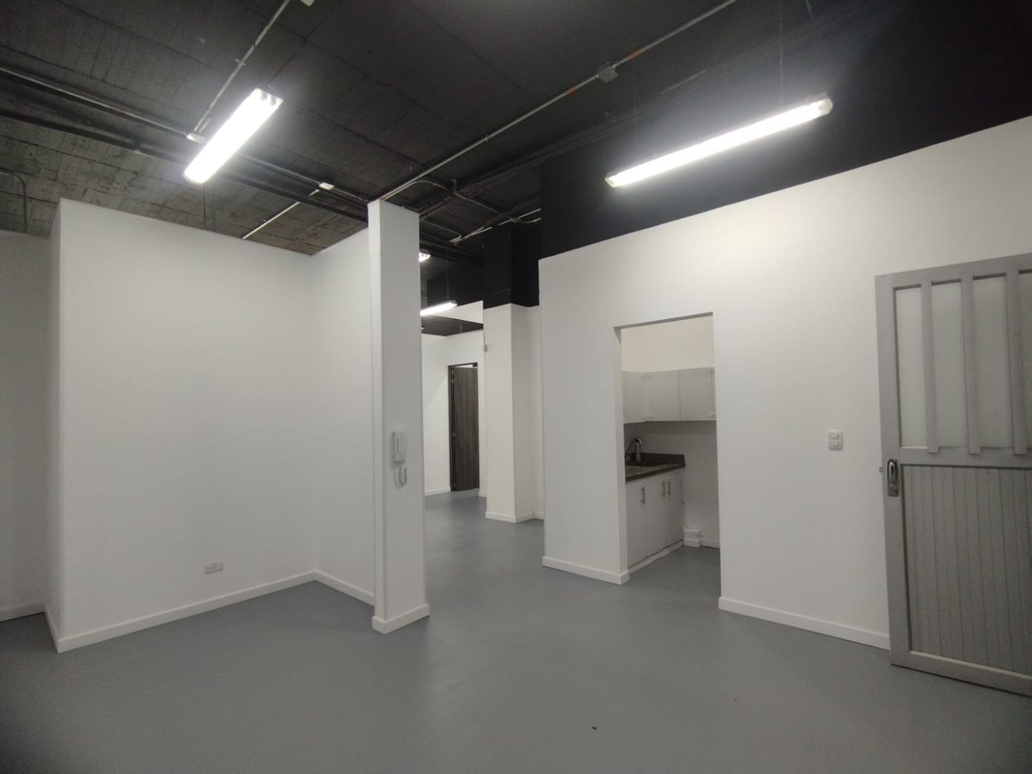 Local en arriendo Risaralda Pereira Circunvalar 335 m2 Habitaciones 0 Baños 8 Garajes 1 Precio $5700000