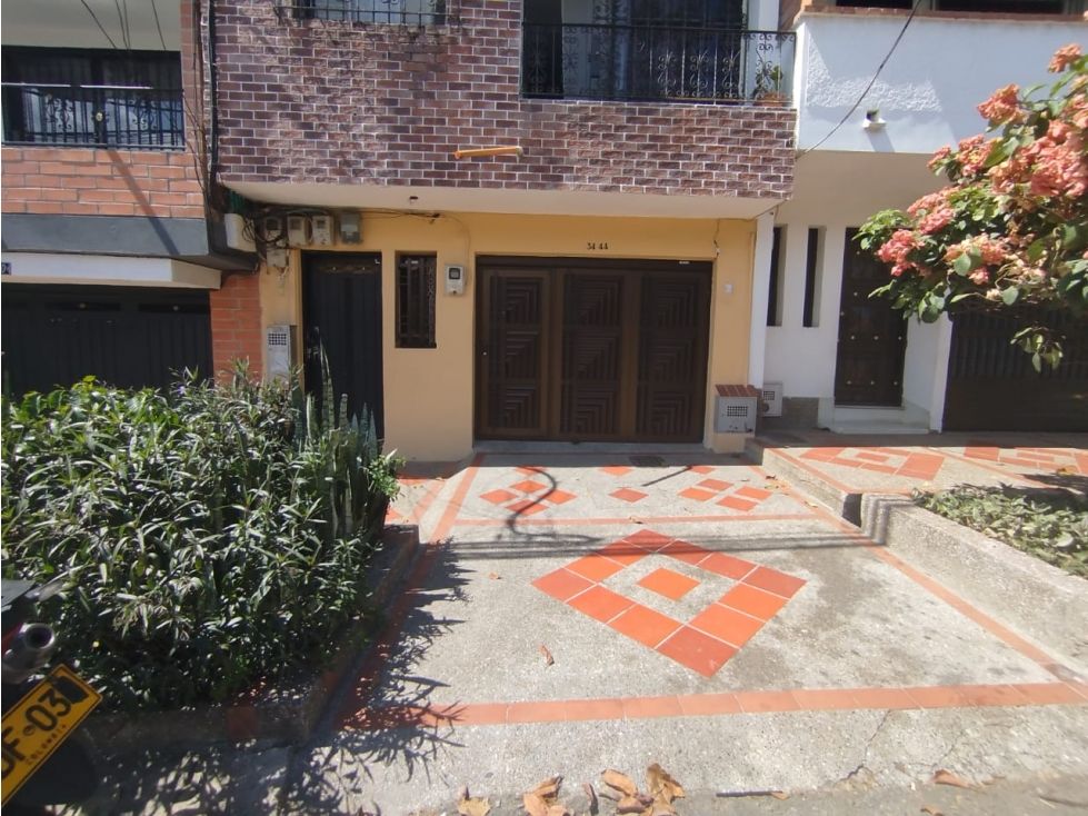 Casa en venta Antioquia Medellín Sucre 167 m2 Habitaciones 5 Baños 2 Garajes 2 Precio $460000000