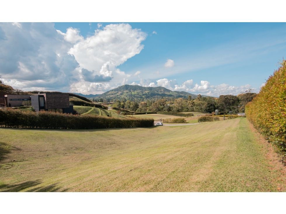 Lote en venta Antioquia La Ceja Centro 2540 m2 Habitaciones 0 Baños 10 Garajes 1 Precio $750000000