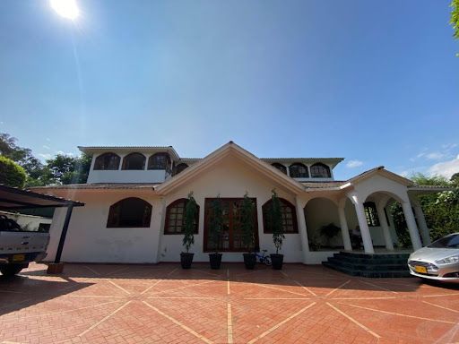 Casa en venta Valle Del Cauca Cali Nn 647 m2 Habitaciones 5 Baños 7 Garajes 6 Precio $2555000000