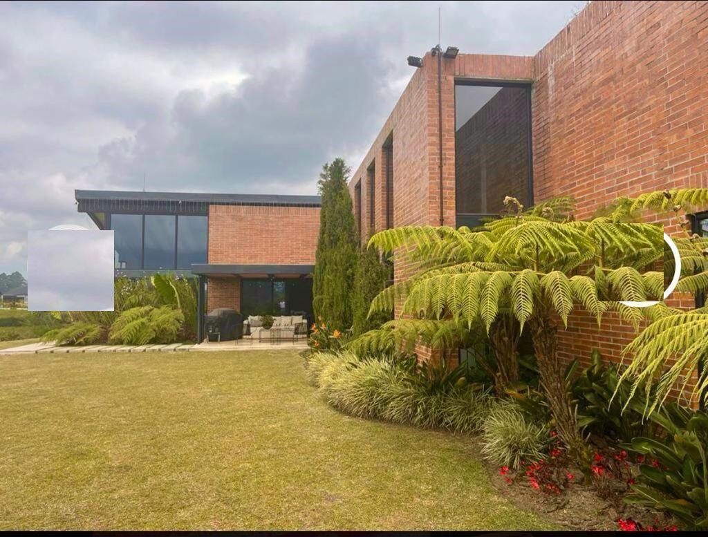 Finca en arriendo Antioquia El Carmen De Viboral El Carmen De Viboral 483 m2 Habitaciones 4 Baños 5 Garajes 2 Precio $22000000