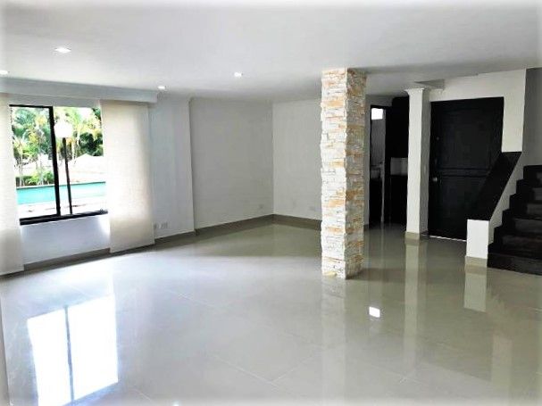 Casa en arriendo Antioquia Medellín El Tesoro 380 m2 Habitaciones 4 Baños 8 Garajes 5 Precio $11800000