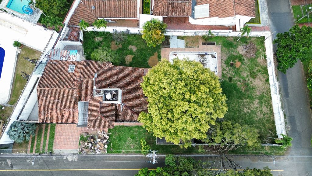 Casa en venta Valle Del Cauca Cali Urbanización Ciudad Jardín 742 m2 Habitaciones 4 Baños 8 Garajes 4 Precio $2090000000