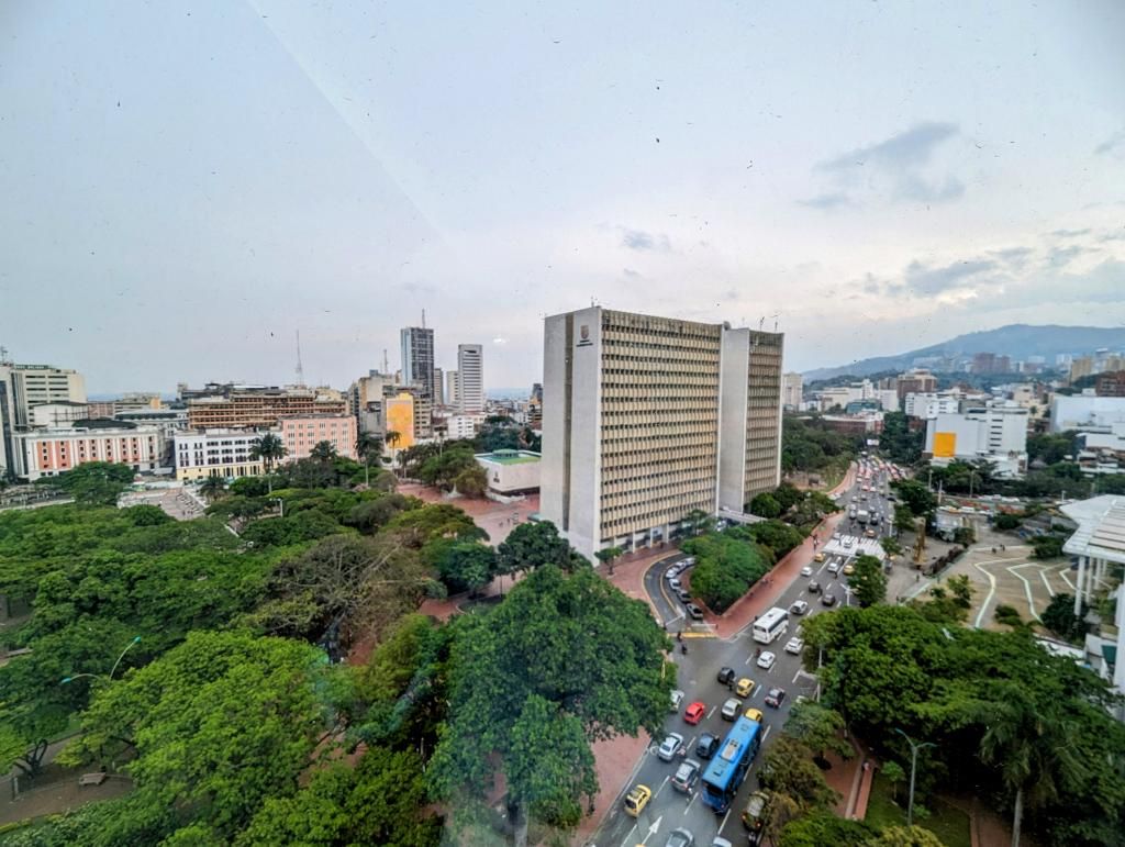 Apartamento en venta Valle Del Cauca Cali Granada 199 m2 Habitaciones 3 Baños 3 Garajes 2 Precio $490000000