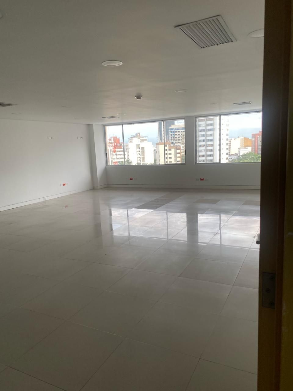 Oficina en venta Valle Del Cauca Cali Santa Mónica 66 m2 Habitaciones 0 Baños 1 Garajes 0 Precio $563000000