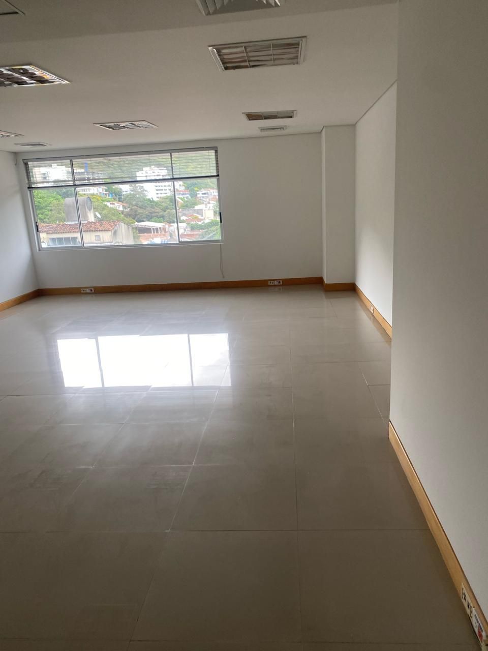 Oficina en venta Valle Del Cauca Cali Santa Mónica 52 m2 Habitaciones 0 Baños 0 Garajes 0 Precio $422000000