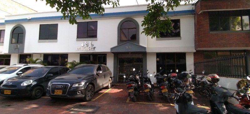 Casa en venta Valle Del Cauca Cali San Vicente 755 m2 Habitaciones 13 Baños 8 Garajes 9 Precio $1200000000