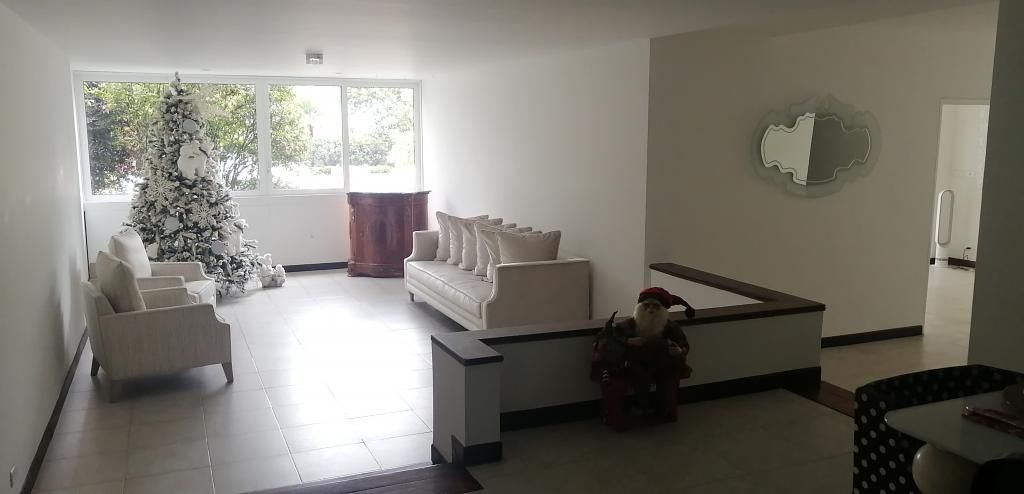 Apartamento en venta Valle Del Cauca Cali Junín 233 m2 Habitaciones 3 Baños 4 Garajes 1 Precio $960000000