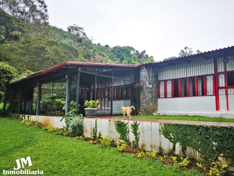 Finca en venta Valle Del Cauca Cali Cali 480 m2 Habitaciones 5 Baños 4 Garajes 5 Precio $900000000