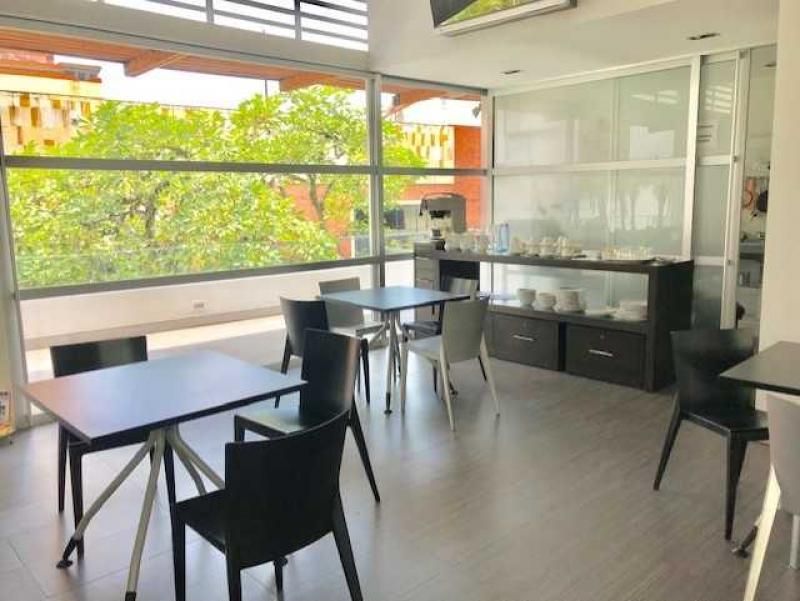 Edificio en venta Valle Del Cauca Cali El Peñón 842 m2 Habitaciones 19 Baños 22 Garajes 6 Precio $3800000000