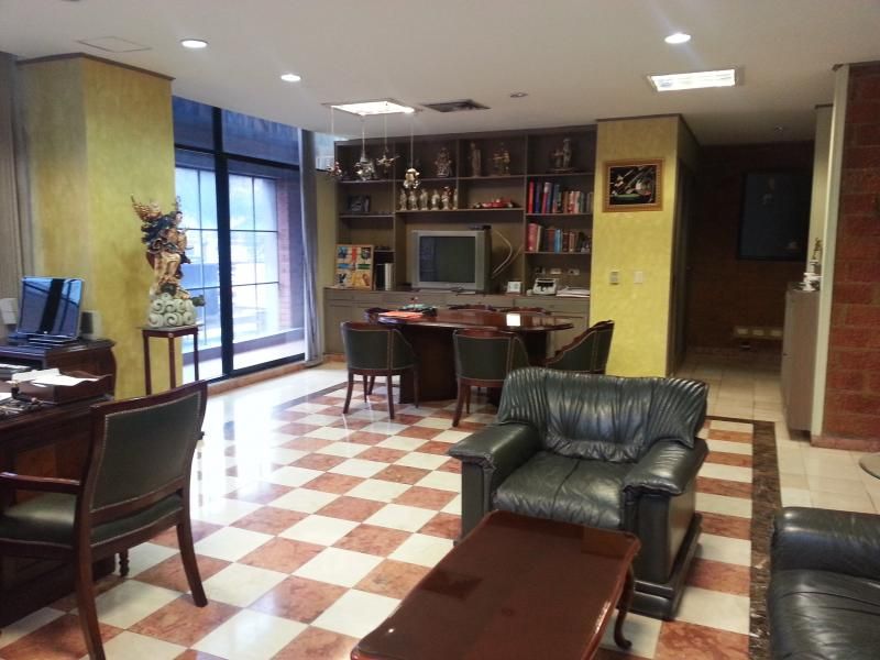 Oficina en venta Valle Del Cauca Cali Santa Mónica 217 m2 Habitaciones 0 Baños 4 Garajes 0 Precio $1320000000