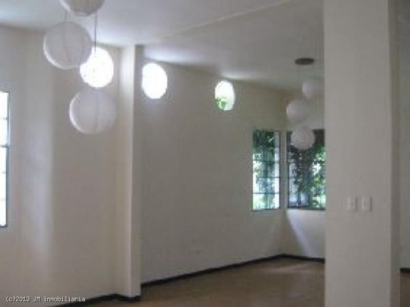 Casa en venta Valle Del Cauca Cali Santa Isabel 370 m2 Habitaciones 5 Baños 2 Garajes 0 Precio $2000000000