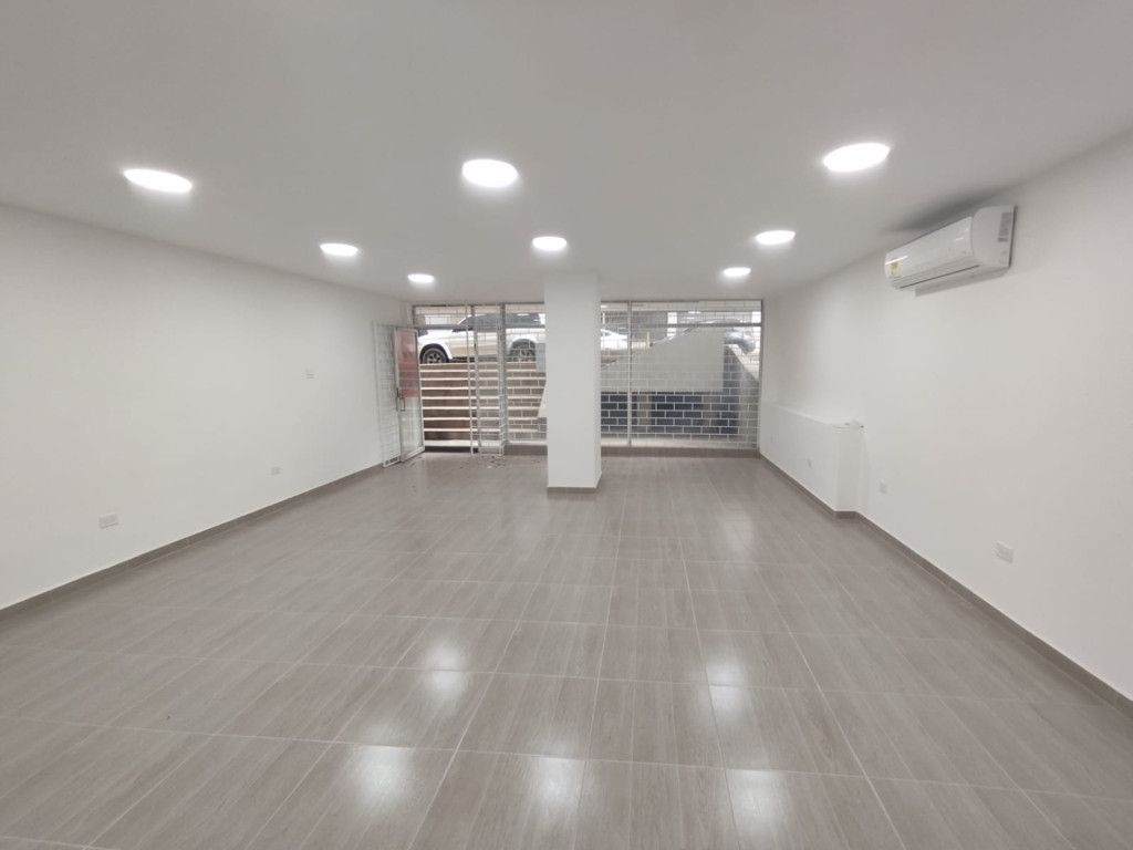 Local en arriendo Valle Del Cauca Cali Santa Mónica 62 m2 Habitaciones 0 Baños 1 Garajes 0 Precio $2500000