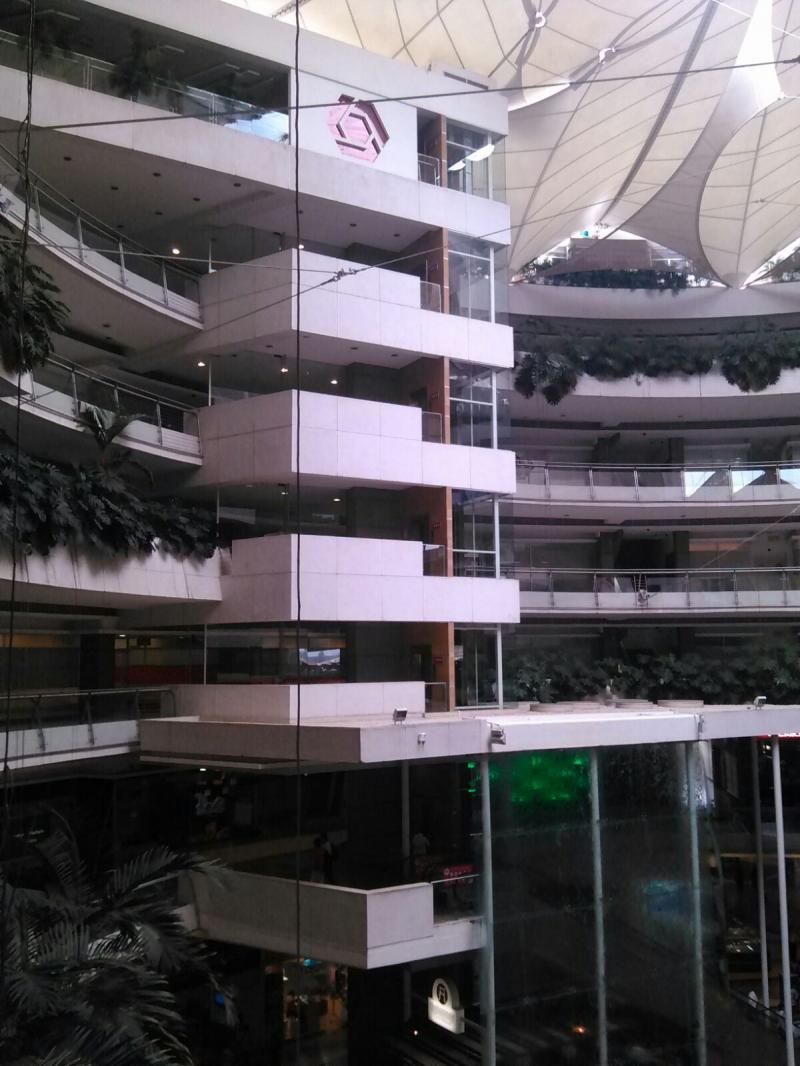 Oficina en arriendo Valle Del Cauca Cali Ciudad Talanga - Comfenalco 100 m2 Habitaciones 0 Baños 1 Garajes 1 Precio $7500000