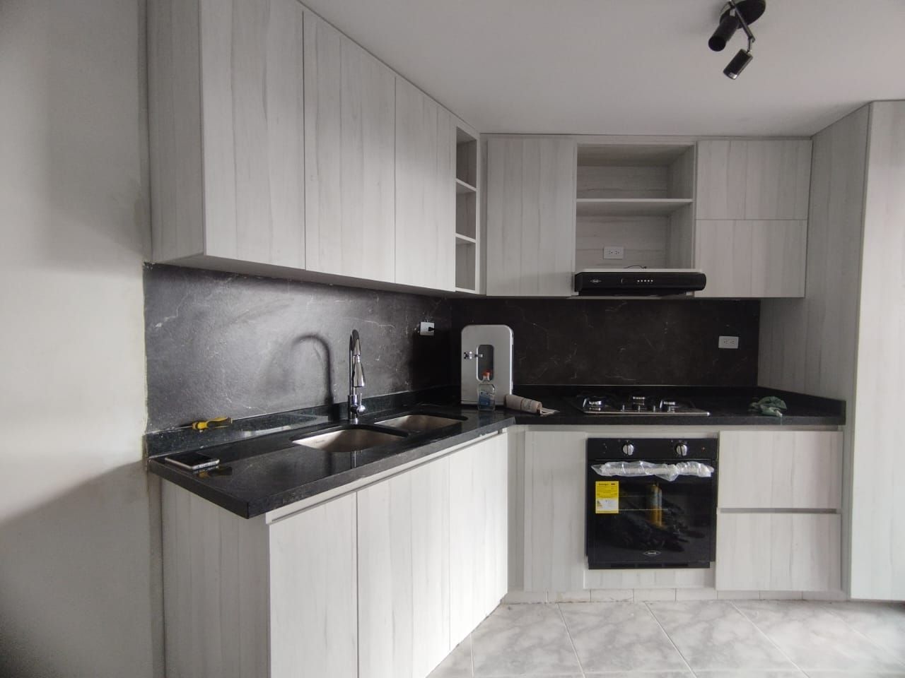 Apartamento en venta Risaralda Pereira Los Angeles 107 m2 Habitaciones 3 Baños 2 Garajes 2 Precio $390000000