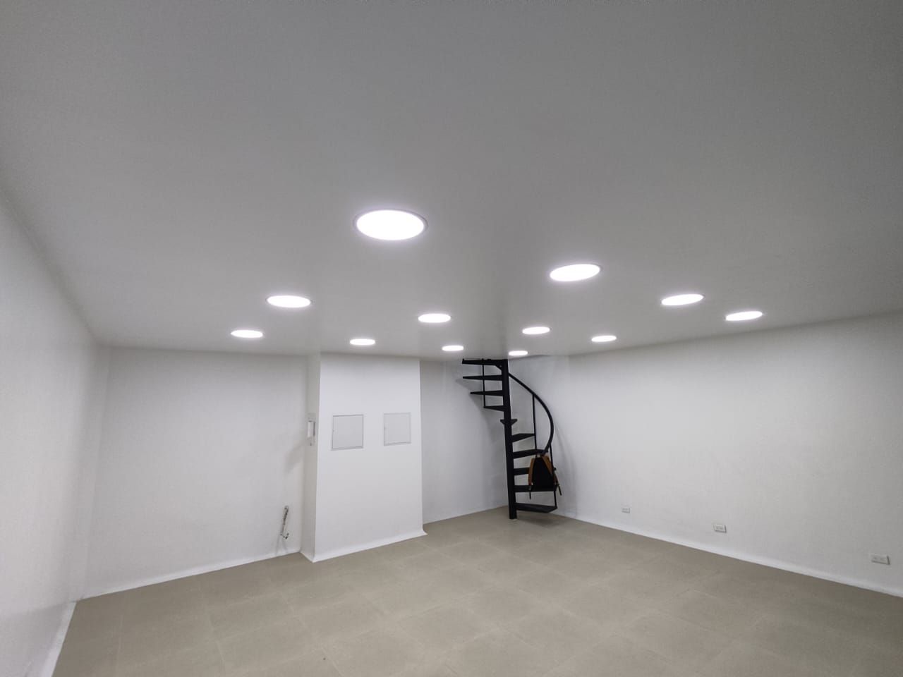 Local en arriendo Antioquia Medellín Manila 36 m2 Habitaciones 0 Baños 10 Garajes 0 Precio $6018709