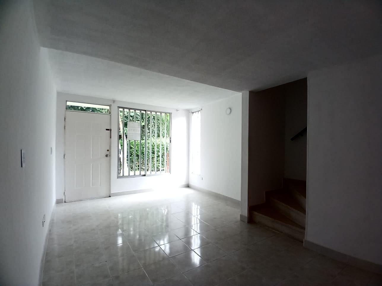 Casa en venta Risaralda Pereira Zona Deportiva Villa Olimpica 90 m2 Habitaciones 3 Baños 4 Garajes 2 Precio $290000000