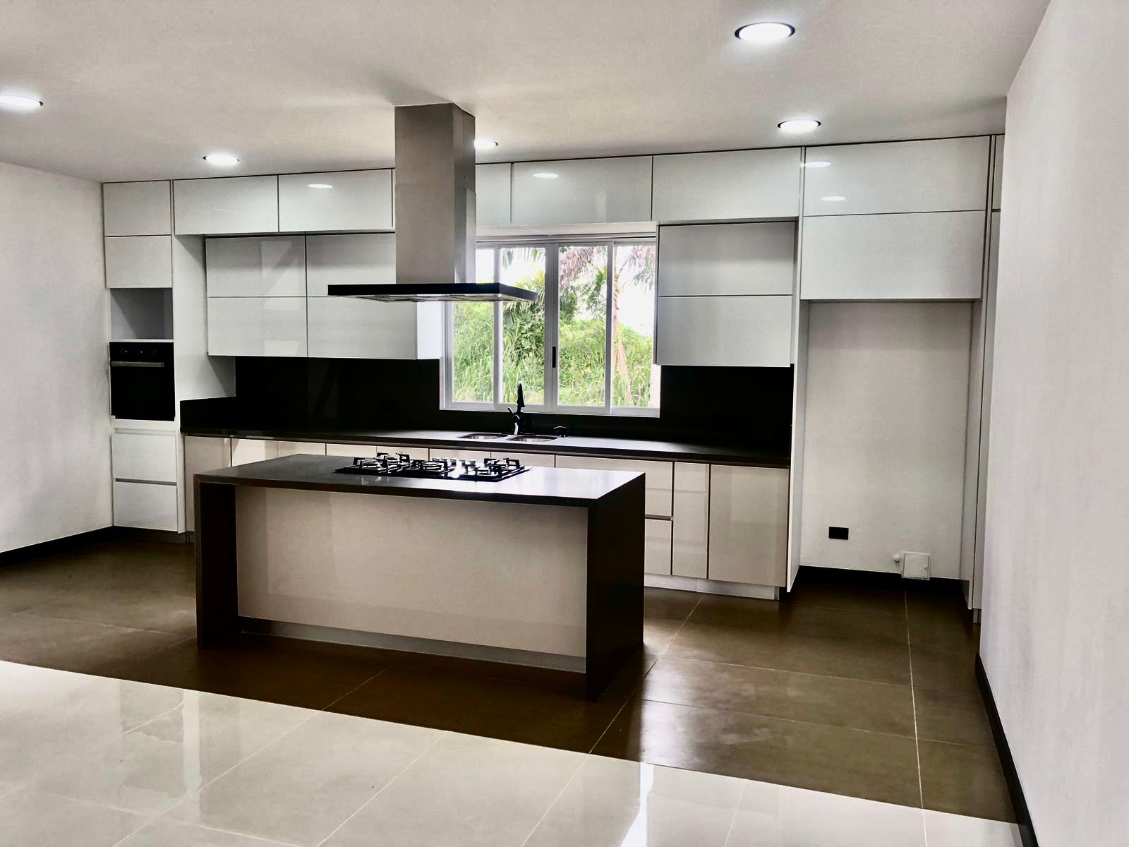 Casa Campestre en venta Risaralda Pereira Pereira 480 m2 Habitaciones 3 Baños 13 Garajes 8 Precio $1820000000