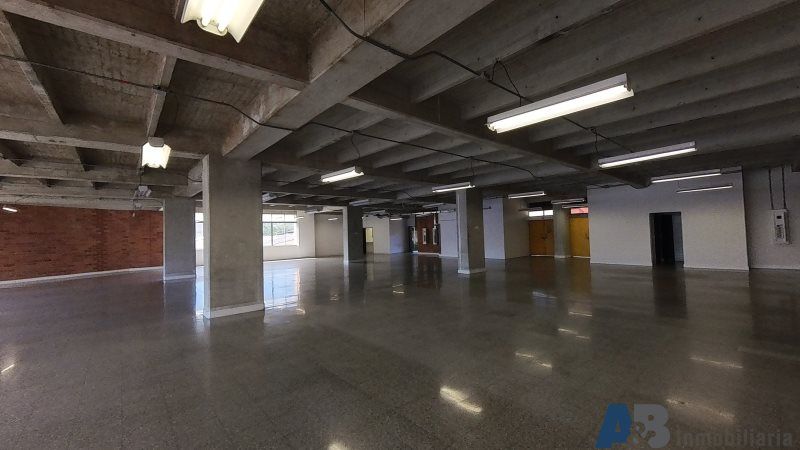 Local en arriendo Antioquia Medellín Shellmar 558 m2 Habitaciones 0 Baños 6 Garajes 8 Precio $36989400