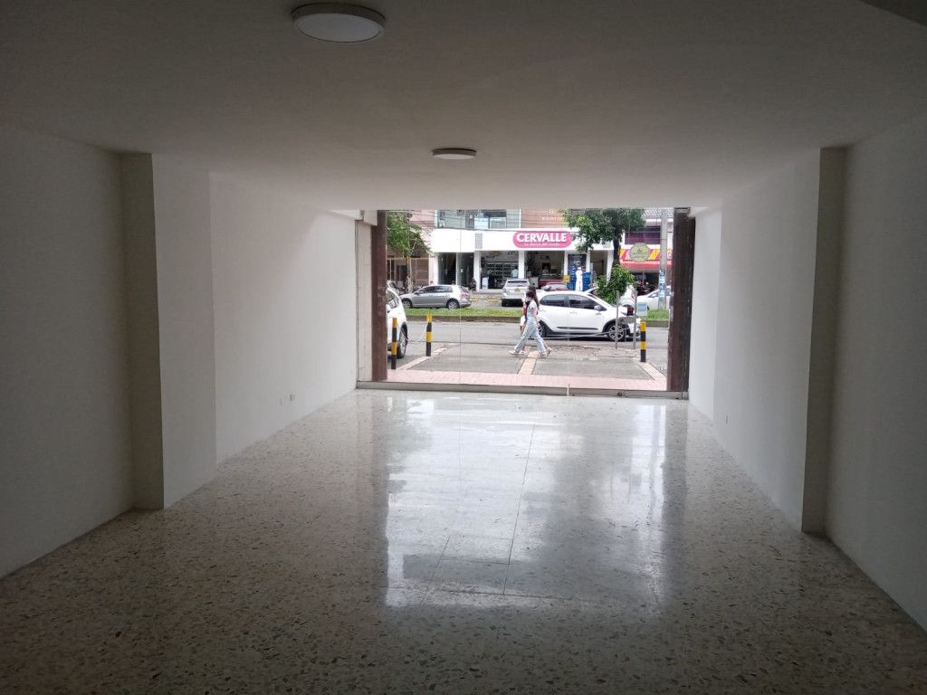Local en arriendo Valle Del Cauca Cali Urbanización Río Lili 152 m2 Habitaciones 0 Baños 2 Garajes 5 Precio $10000000