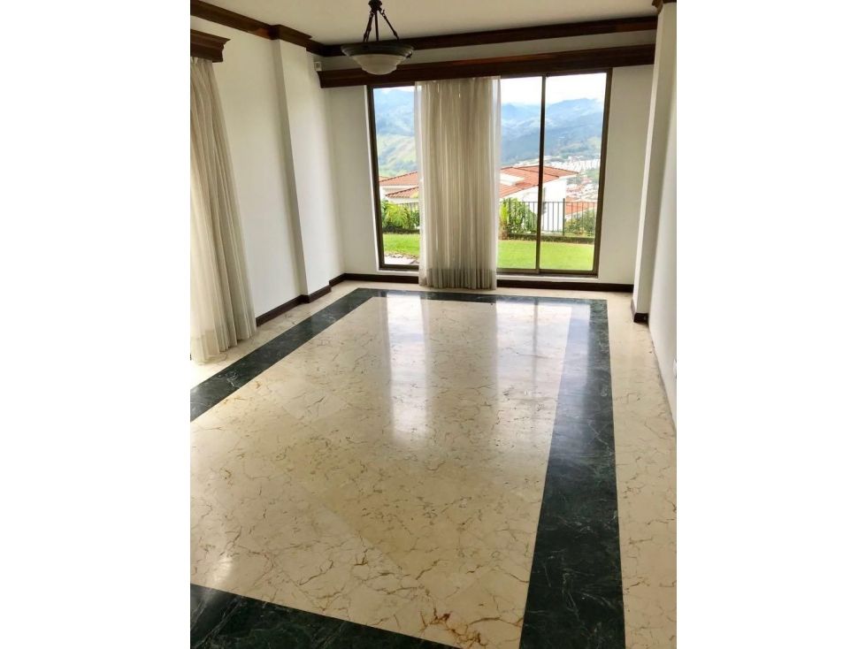 Casa Campestre en venta Caldas Manizales Milan 500 m2 Habitaciones 4 Baños 5 Garajes 2 Precio $2100000000