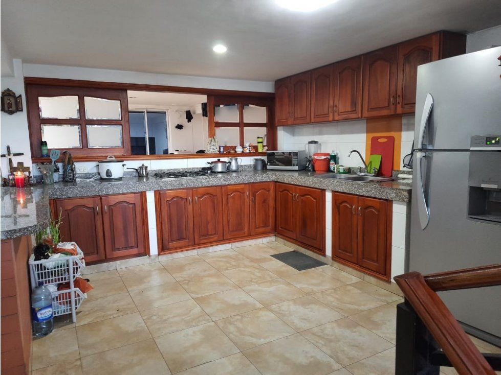 Casa en venta Caldas Manizales Sacatin Viejo 300 m2 Habitaciones 5 Baños 4 Garajes 2 Precio $700000000