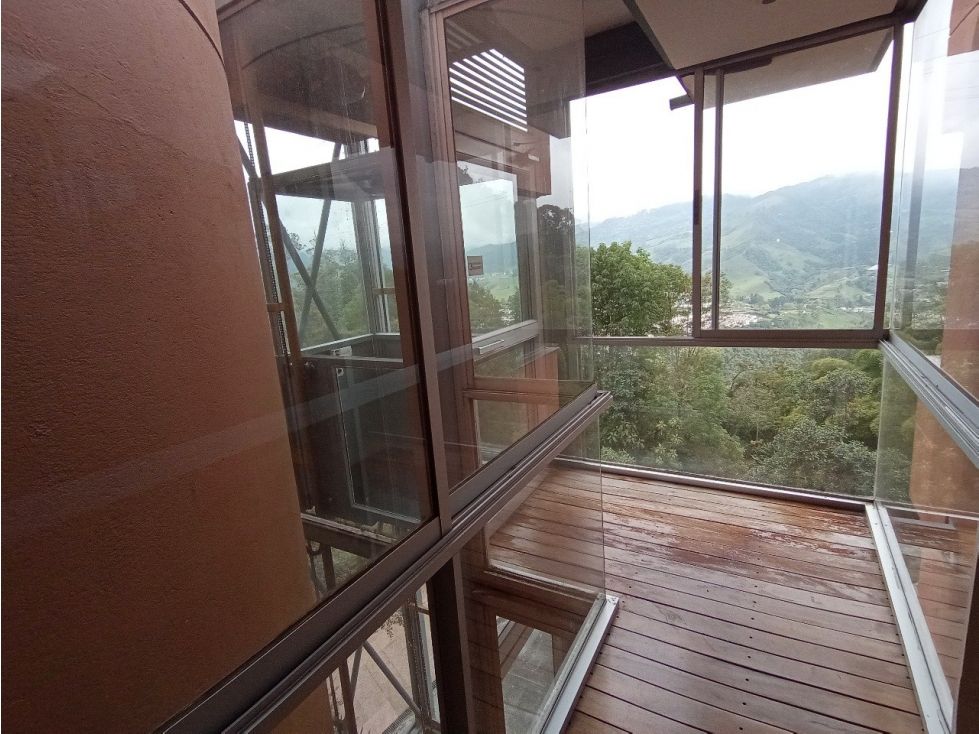 Casa en venta Caldas Manizales Palermo Bajo 555 m2 Habitaciones 4 Baños 7 Garajes 6 Precio $1980000000