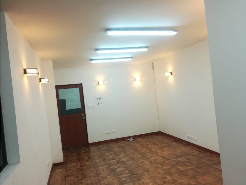 Oficina en arriendo Caldas Manizales El Centro 27 m2 Habitaciones 0 Baños 1 Garajes 0 Precio $600000