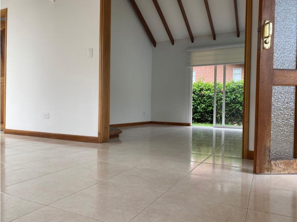 Casa Campestre en arriendo Caldas Manizales Ub Valles De La Alhambra 175 m2 Habitaciones 3 Baños 3 Garajes 2 Precio $4500000