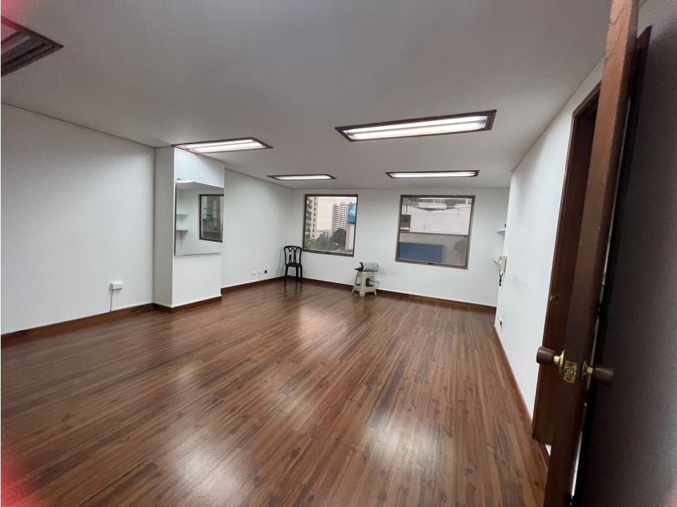 Oficina en arriendo Caldas Manizales Palo Grande 30 m2 Habitaciones 0 Baños 1 Garajes 1 Precio $1550000