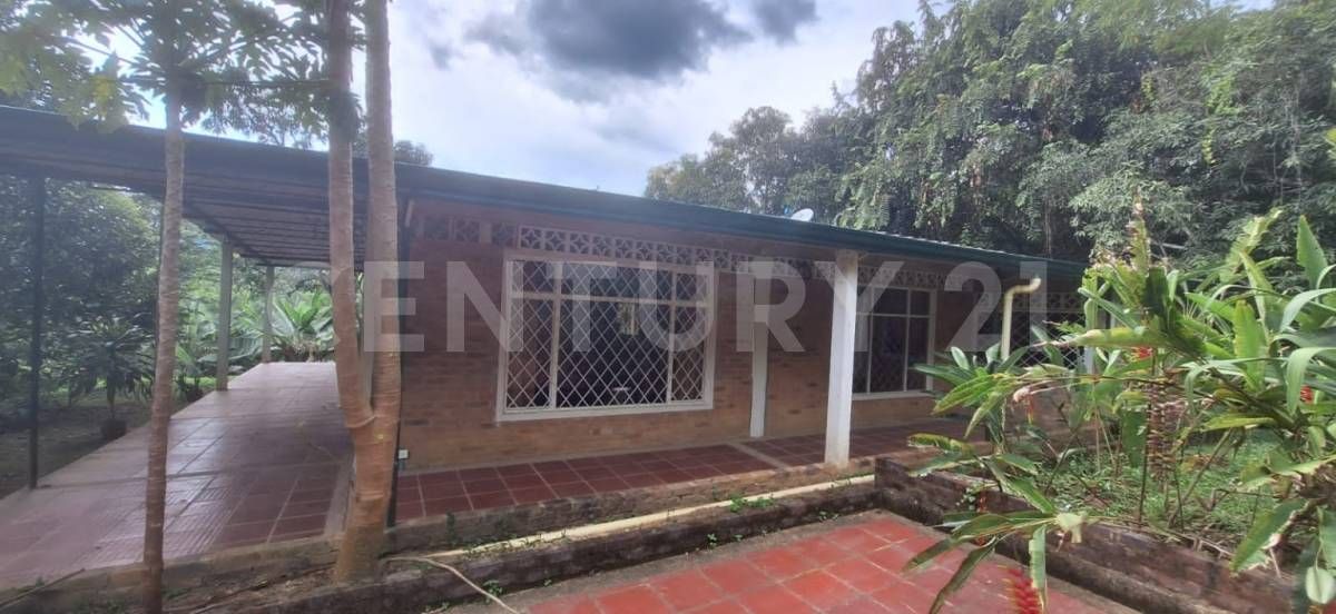 Finca en venta Cundinamarca La Mesa La Mesa 182 m2 Habitaciones 3 Baños 2 Garajes 6 Precio $590000000