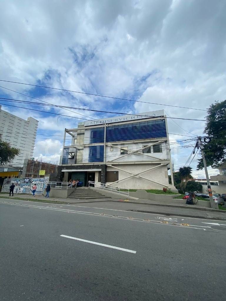 Edificio en venta Quindío Armenia Fundadores 1192 m2 Habitaciones 18 Baños 17 Garajes 1 Precio $4500000000