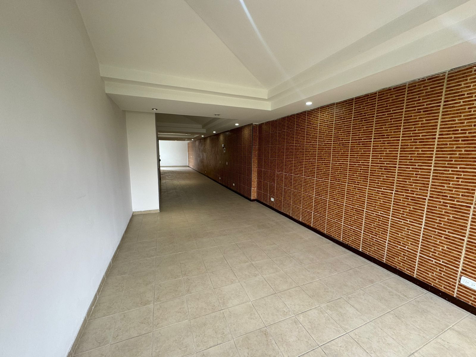 Local en arriendo Cundinamarca Bogotá La Esmeralda 68 m2 Habitaciones 0 Baños 2 Garajes 2 Precio $3000000