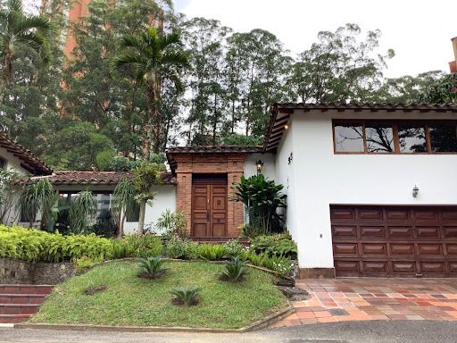 Casa en venta Antioquia Medellín Los Balsos No2 590 m2 Habitaciones 4 Baños 8 Garajes 9 Precio $4680000000