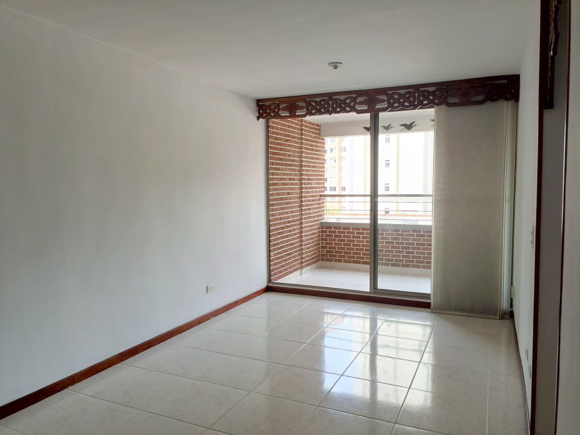 Apartamento en arriendo Antioquia Medellín Loma De Los Bernal 70 m2 Habitaciones 3 Baños 2 Garajes 2 Precio $2850000