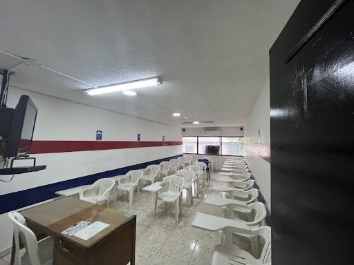 Local en venta Valle Del Cauca Cali Versalles 238 m2 Habitaciones 0 Baños 4 Garajes 2 Precio $675000000